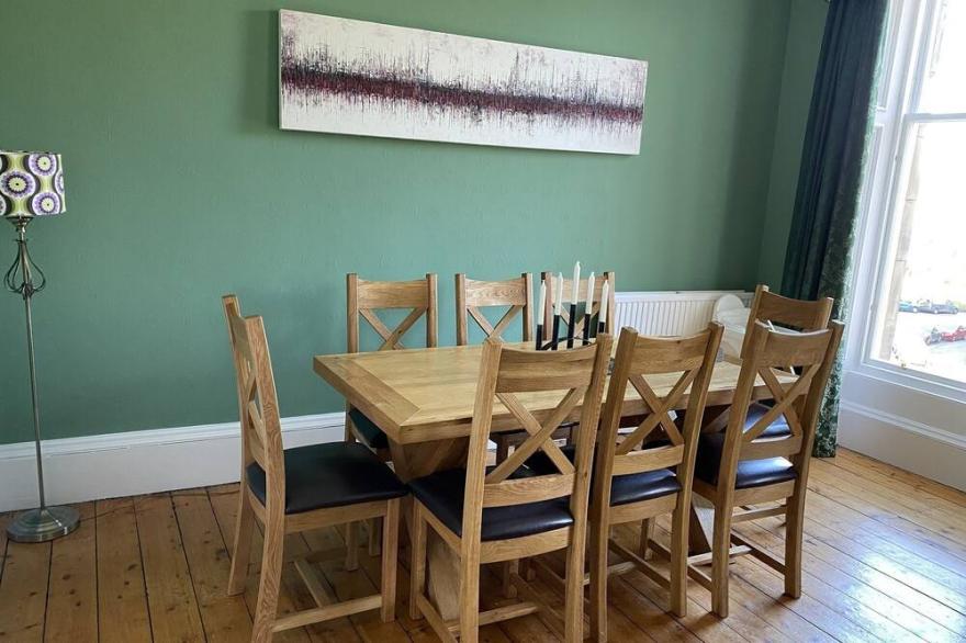 Beautiful Apartment in Edinburgh's Historic New Town