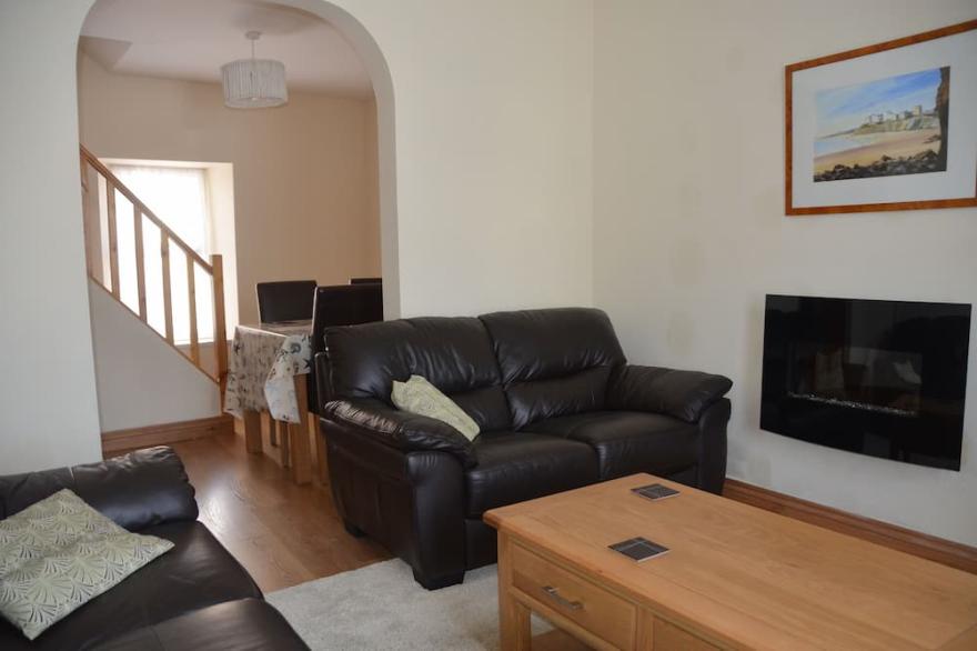 Great Location Close To Amenities And Walking Distance To Beaches