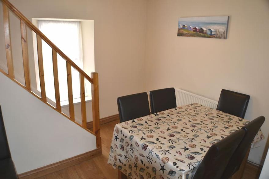 Great Location Close To Amenities And Walking Distance To Beaches