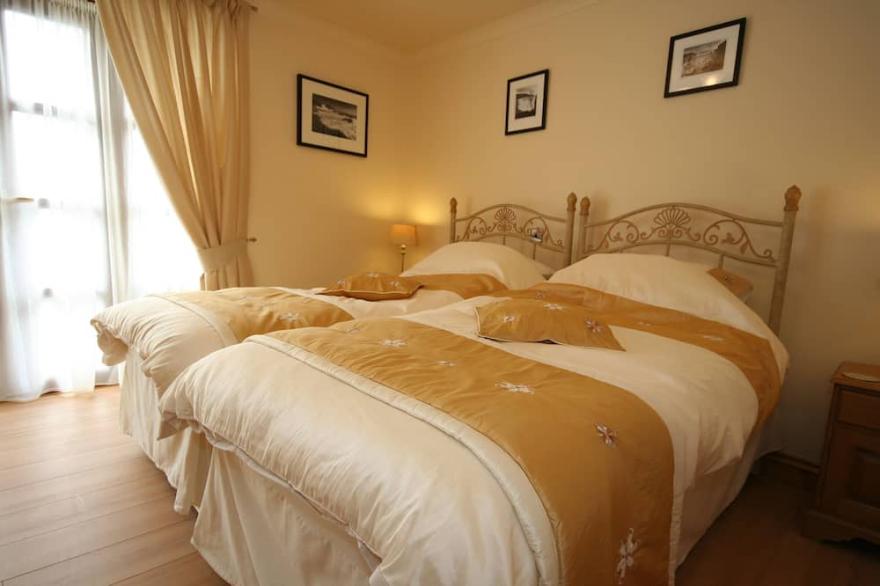 Beautiful 5 bed, 5* luxury cottage in a secluded location