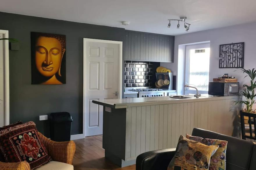 Cosy quiet semirural self contained 2 bed cottage in a rural village location.