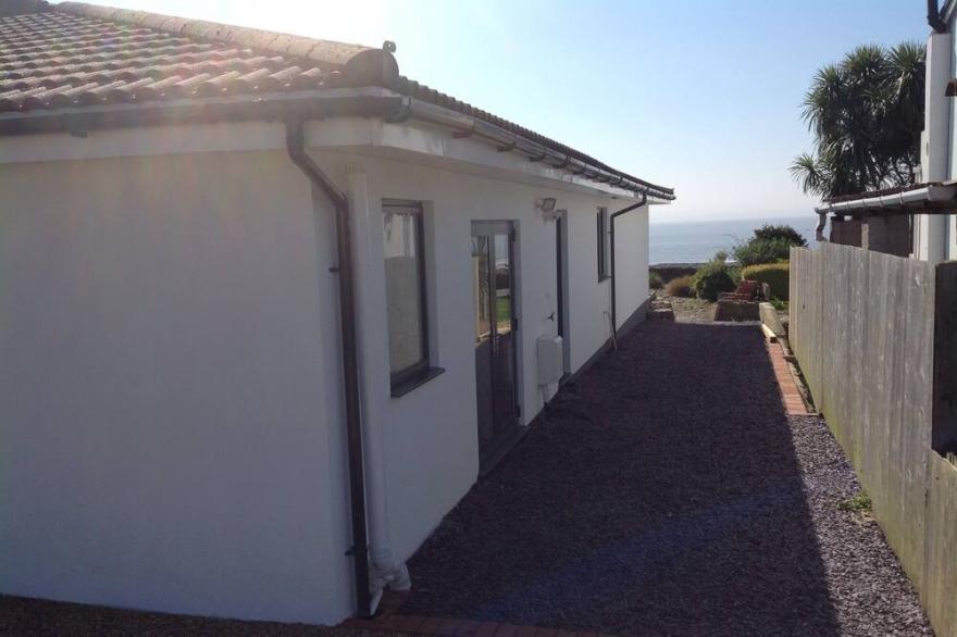 Luxury beach studio Sully village near Cardiff on Welsh National Coastal Path