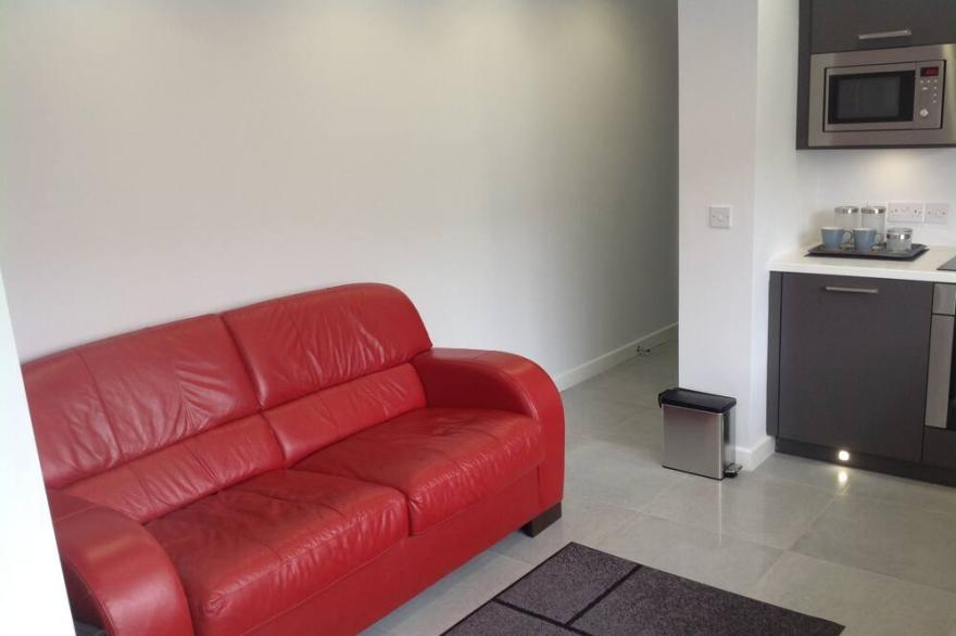 Luxury beach studio Sully village near Cardiff on Welsh National Coastal Path