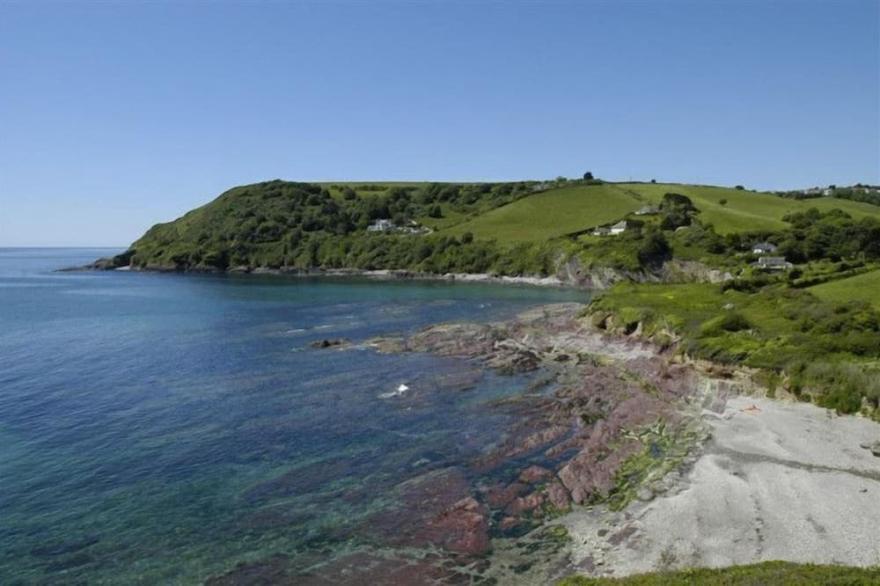 Idyllic property with private hot tub, designed to offer every home comfort, with a contemporary fee