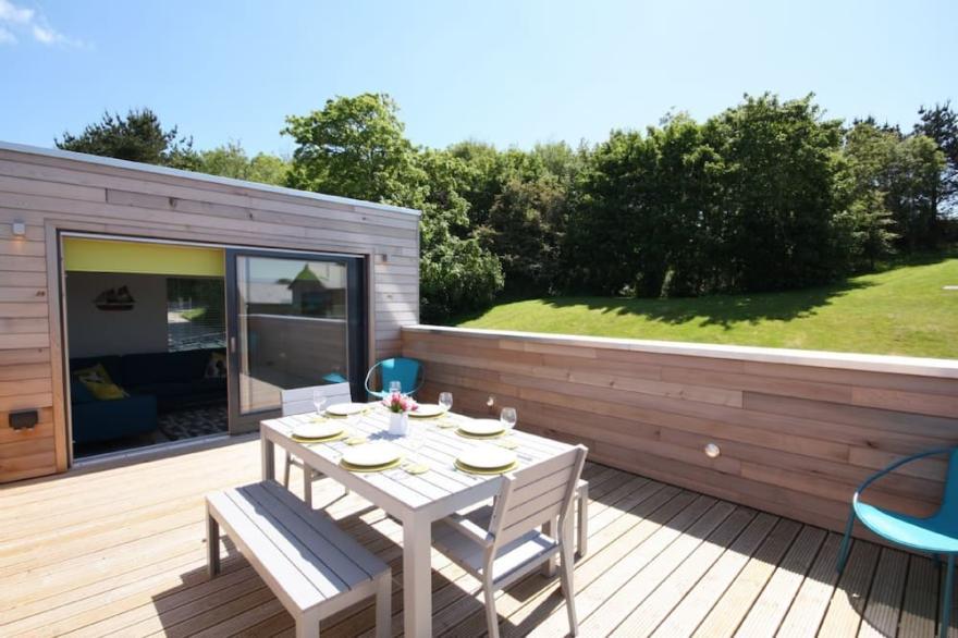 Idyllic property with private hot tub, designed to offer every home comfort, with a contemporary fee