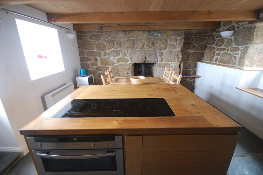 Thatched Cottage With Sea Views Situated Just Yards From The Beach