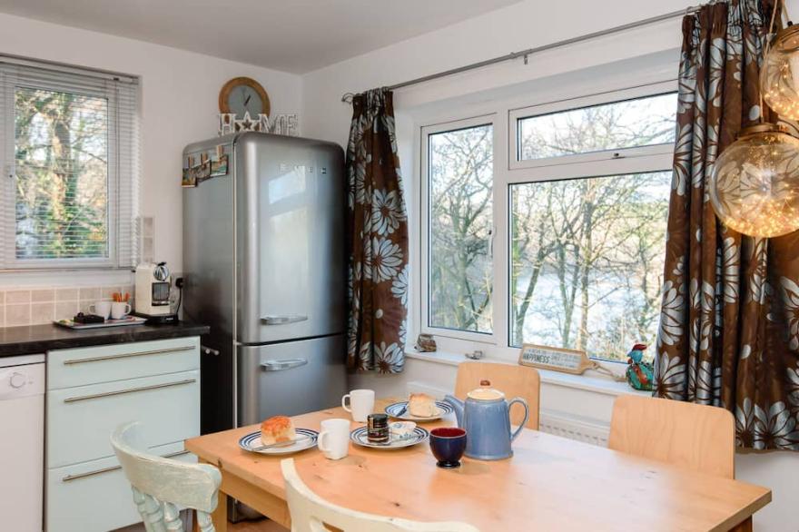 Modern pet friendly apartment with parking.