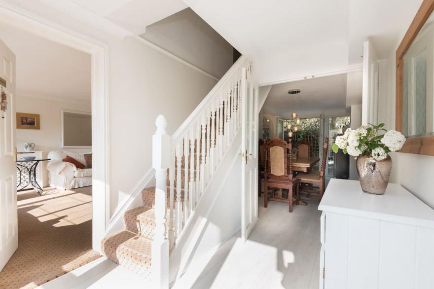 Stunning cottage with wifi and parking.