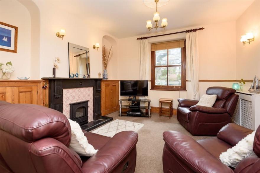Fabulous family home with spacious garden and wifi