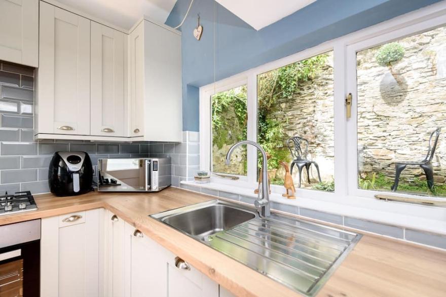 Fabulous family home with spacious garden and wifi