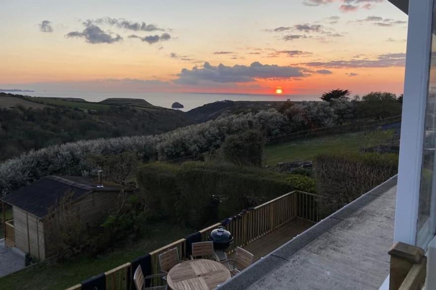 3 Bed Cottage - Amazing Sea Views!