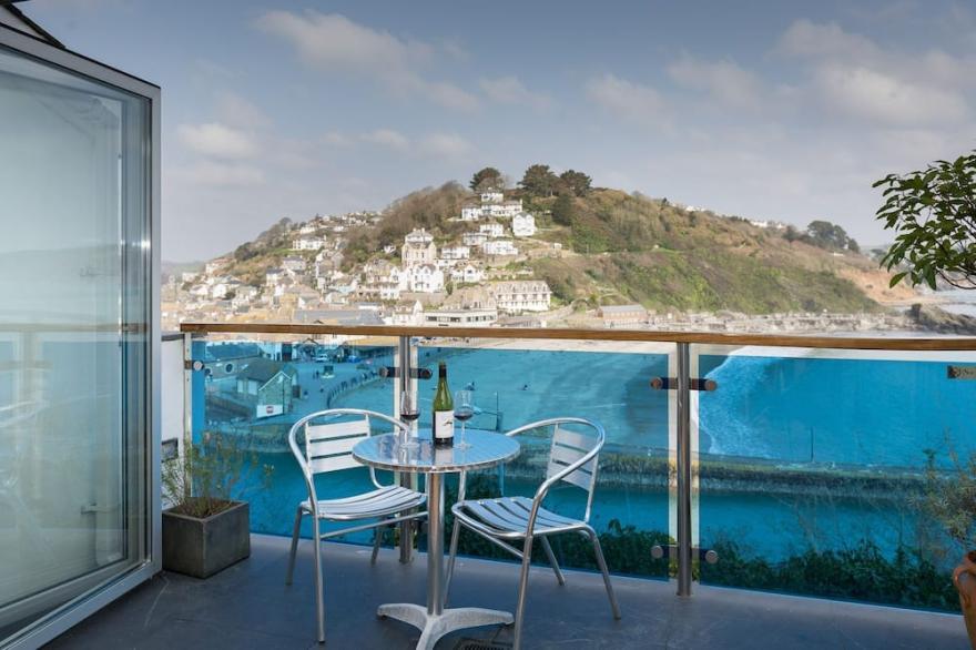 Fabulous modern apartment with sensational views.