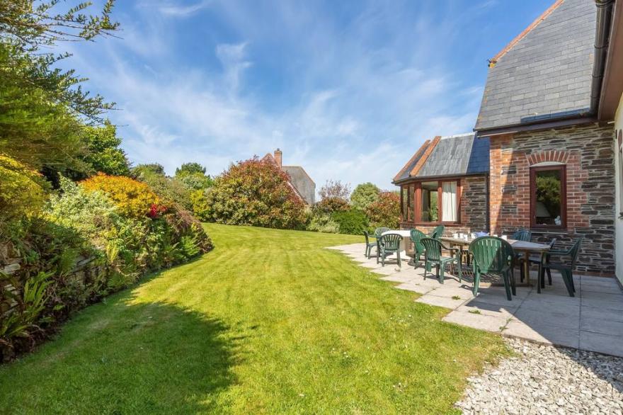 Penhayle is a large, detached house in a magnificent lakeside position.