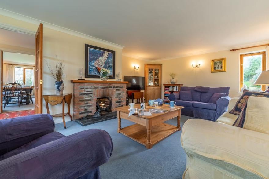 Penhayle is a large, detached house in a magnificent lakeside position.