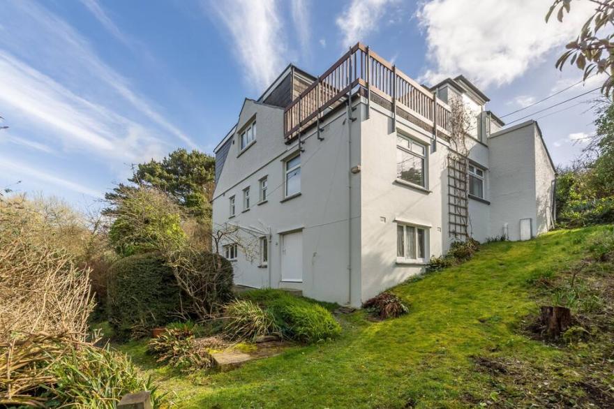 Schoopers is set amongst rolling green fields on the edge of the Camel Estuary.