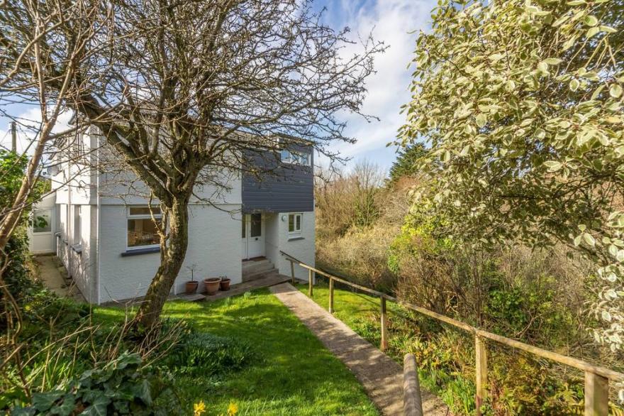Schoopers is set amongst rolling green fields on the edge of the Camel Estuary.