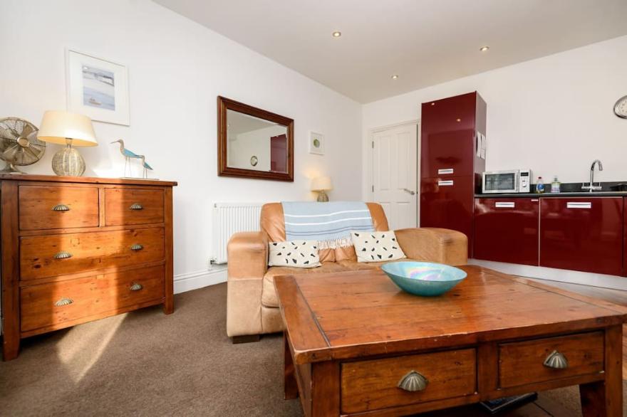 Fabulous apartment on the edge of the harbour.
