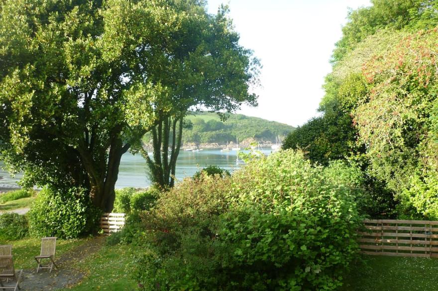 Fishermans Cottage With The Beach On Its Doorstep