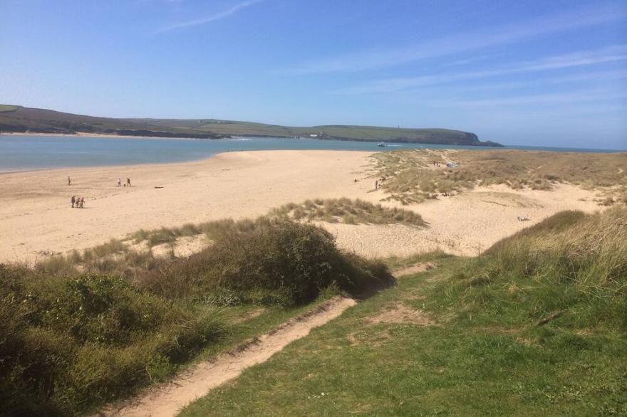 Contemporary 5 Bedroom House, Metres from Daymer Bay Beach