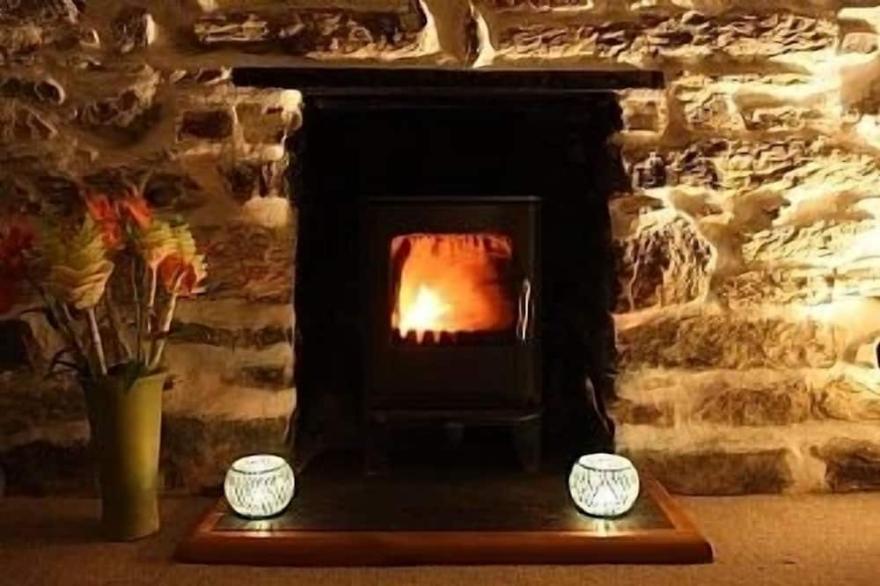 Cornish Cottage in the beautiful rural village of Perranwell Station