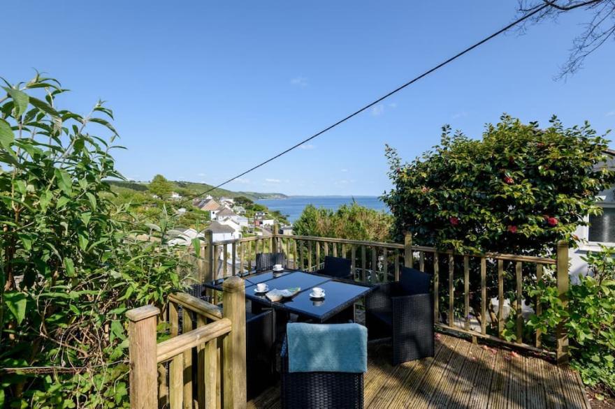 Stunning modern apartment five minutes from the beach