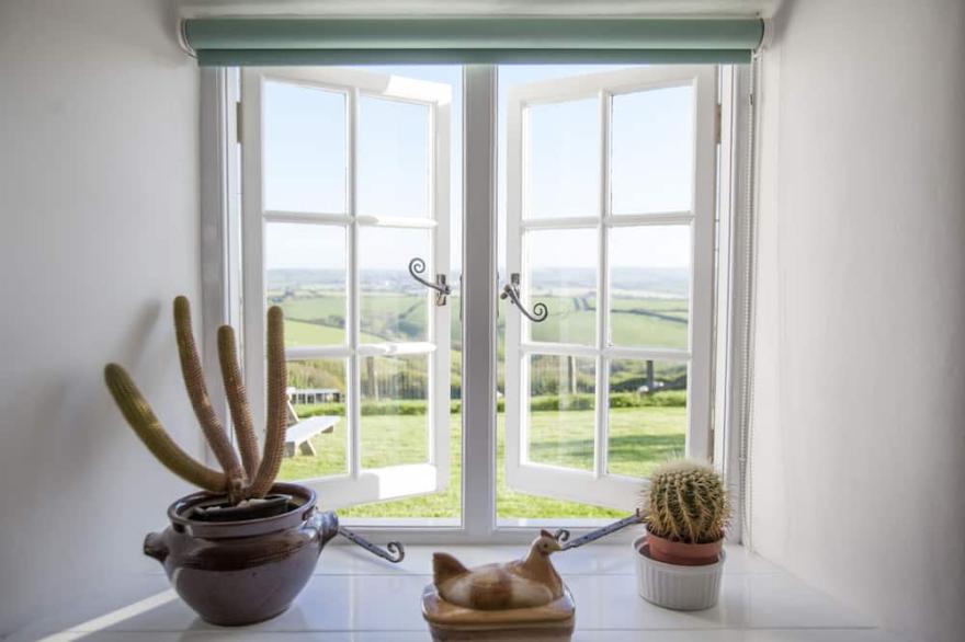A Traditional Cornish Farm Cottage With Spectacular Coast Views