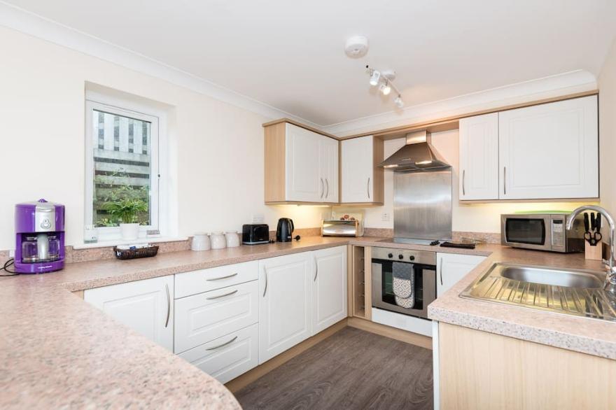 Stunning apartment in an elevated position with great views, WIFI and parking.