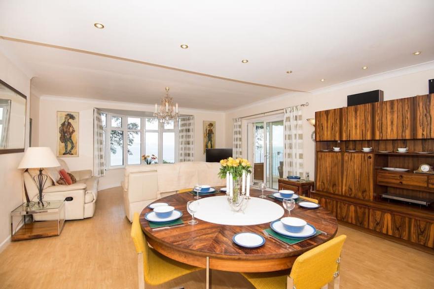 Beautifully appointed seafront apartment