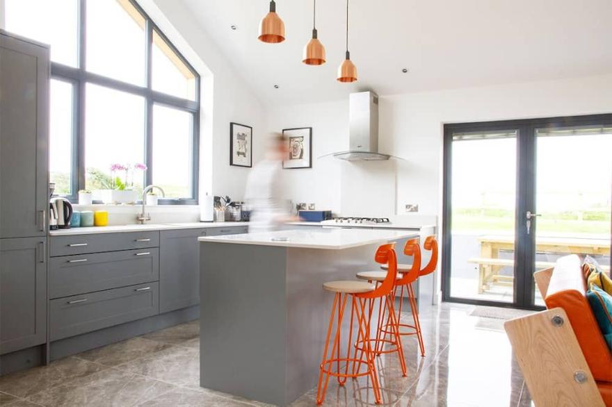 Stunning luxury cliff top retreat - direct access to the South West Coast Path.