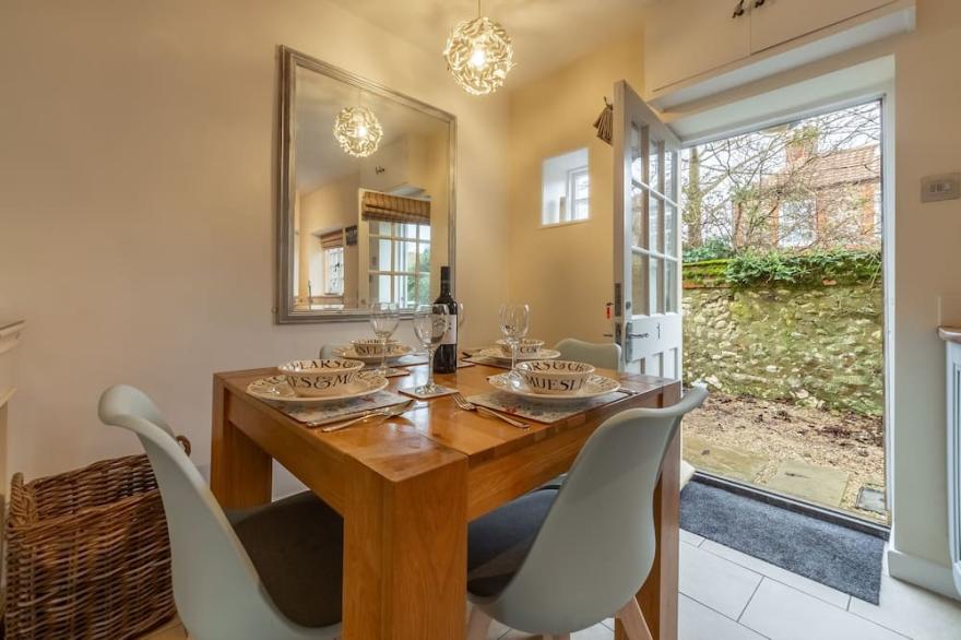 1 Dix Cottages, Thornham