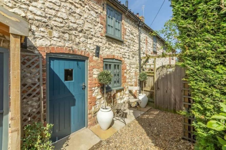 Trendy coastal couples retreat located in beautiful Thornham village.