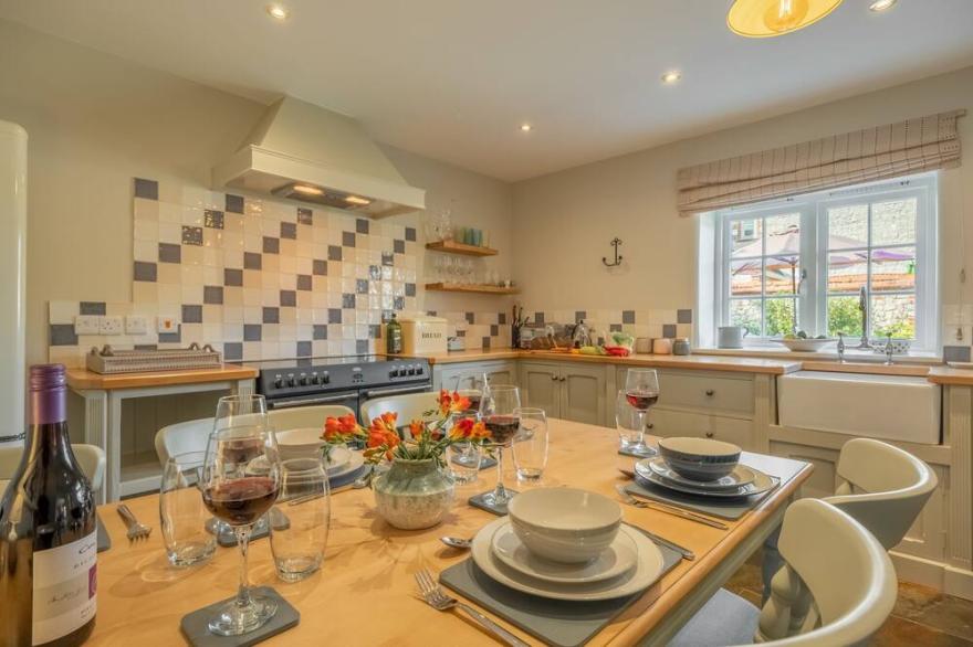 A fabulous luxury cottage, located in the centre of pretty Thornham village.
