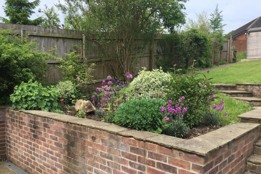 3 Bedroom House, Sleeps 5, Beautiful Views Over Pretty Market Town Of Ashbourne