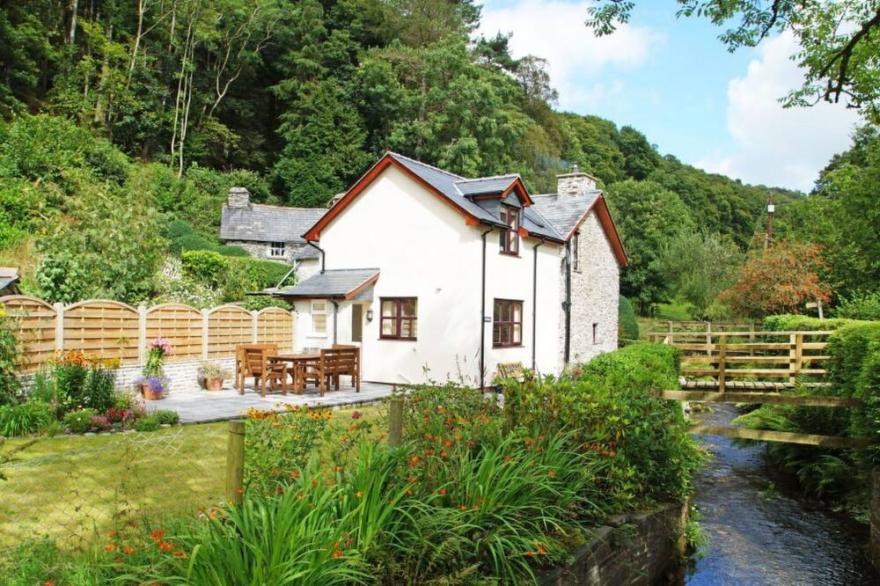Beautiful private villa for 4 guests with WIFI, TV, patio, panoramic view and parking