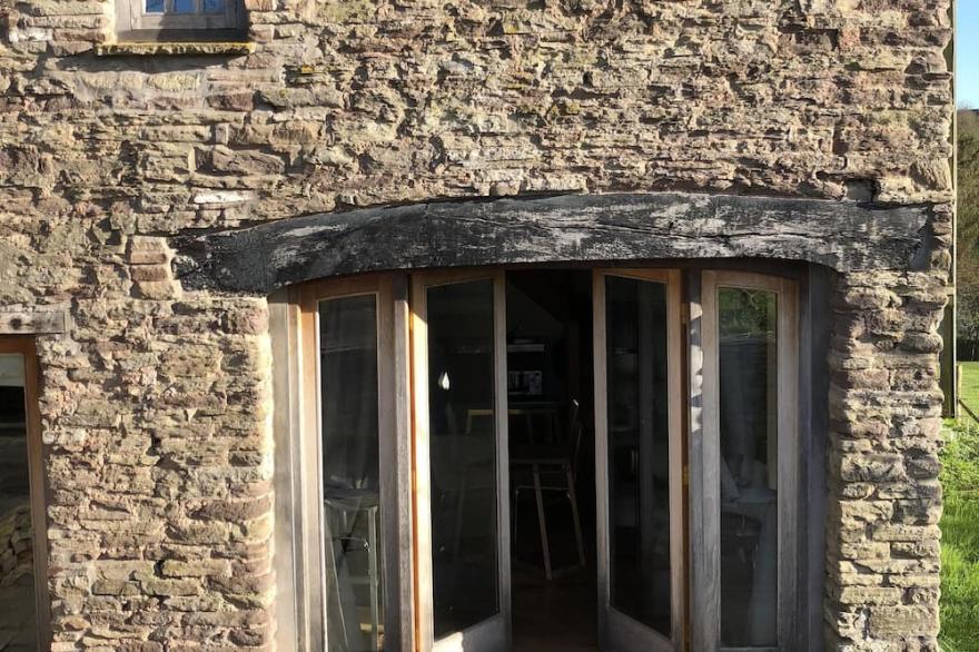 Self-Contained Converted cart house on  Organic Farm in Beautiful Countryside.