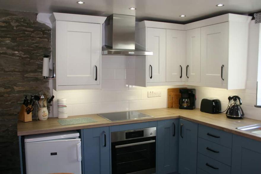 The Granary @ Troedyrhiw Holiday Cottages, Cardigan Bay, West Coast of Wales