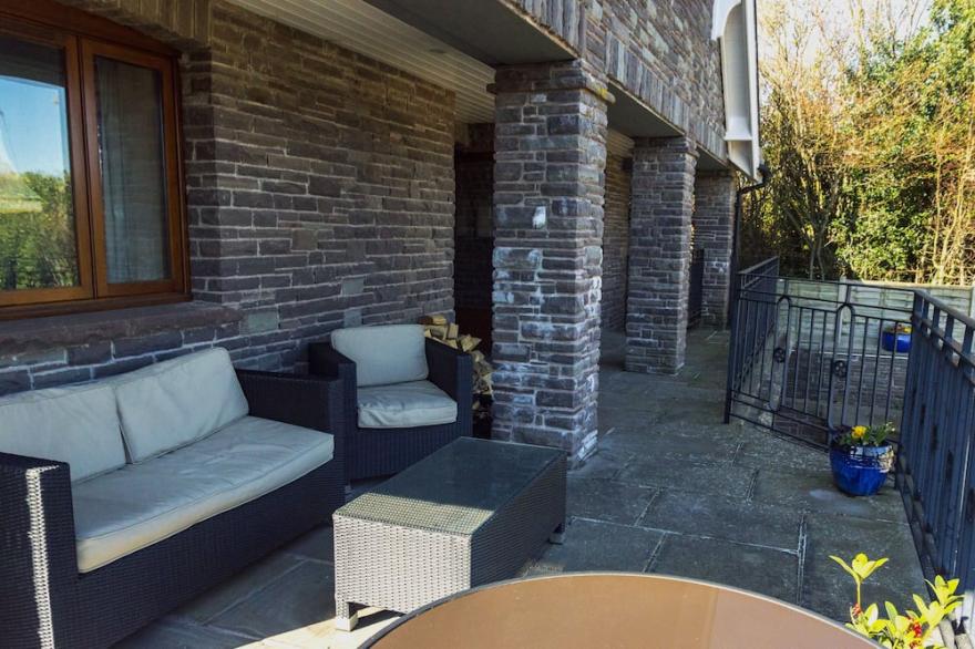 Spacious 5 bed property with hot tub/sauna situated in picturesque Grosmont