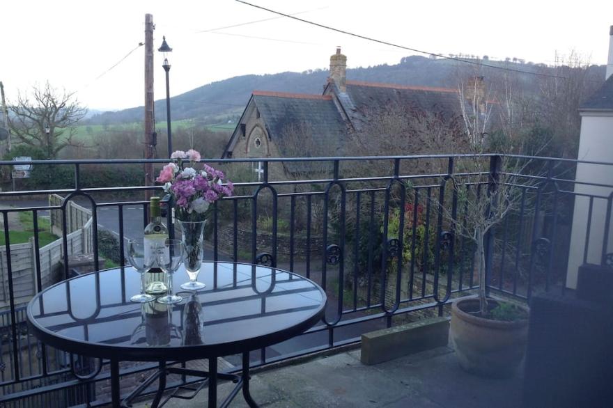 Spacious 5 bed property with hot tub/sauna situated in picturesque Grosmont
