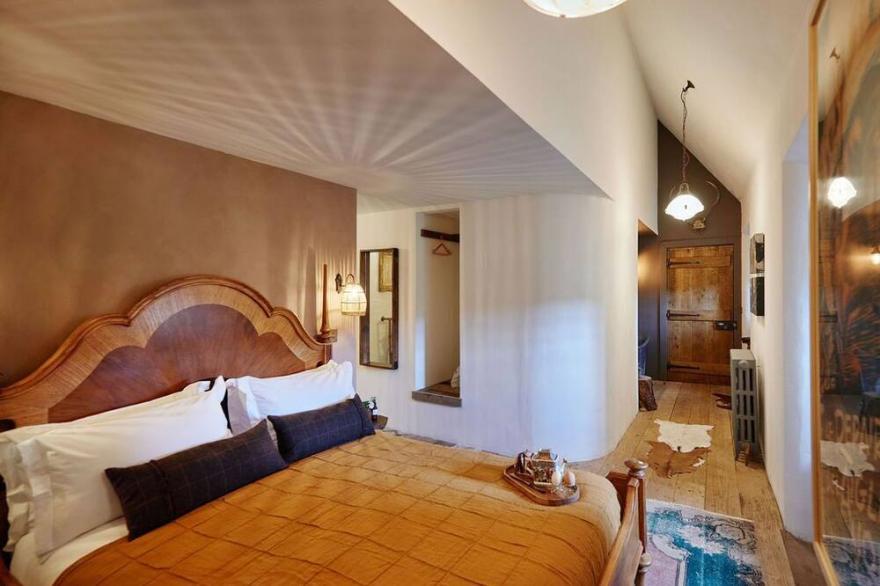 Luxury Romantic 16th Century Scottish Castle