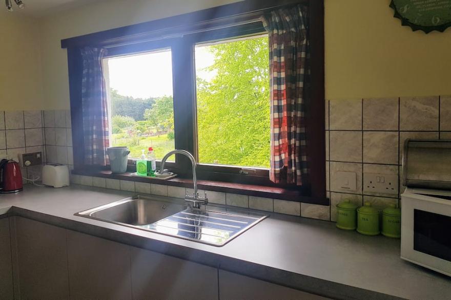 Cosy  Bungalow in the  village of Lochcarron,Highlands of Scotland
