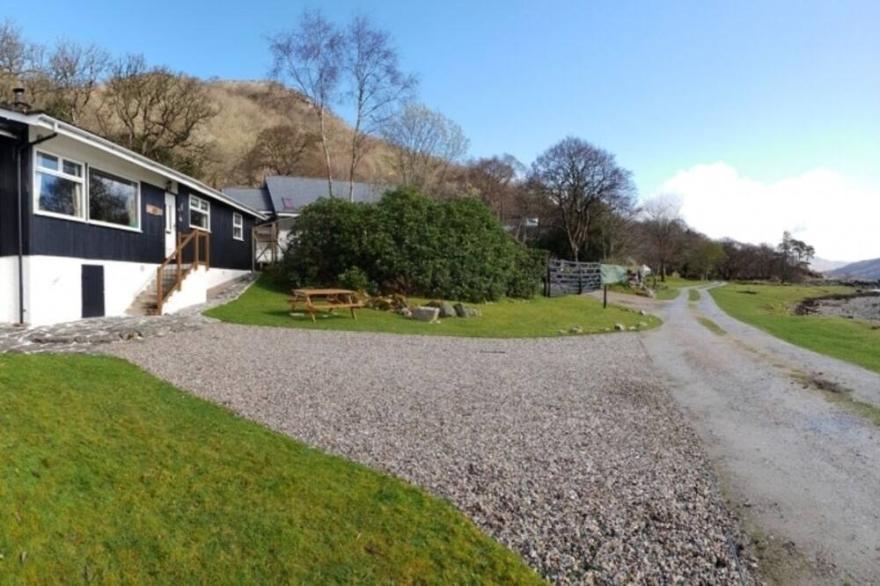 Sea Breeze, 4 Bedroom Detached loch side property