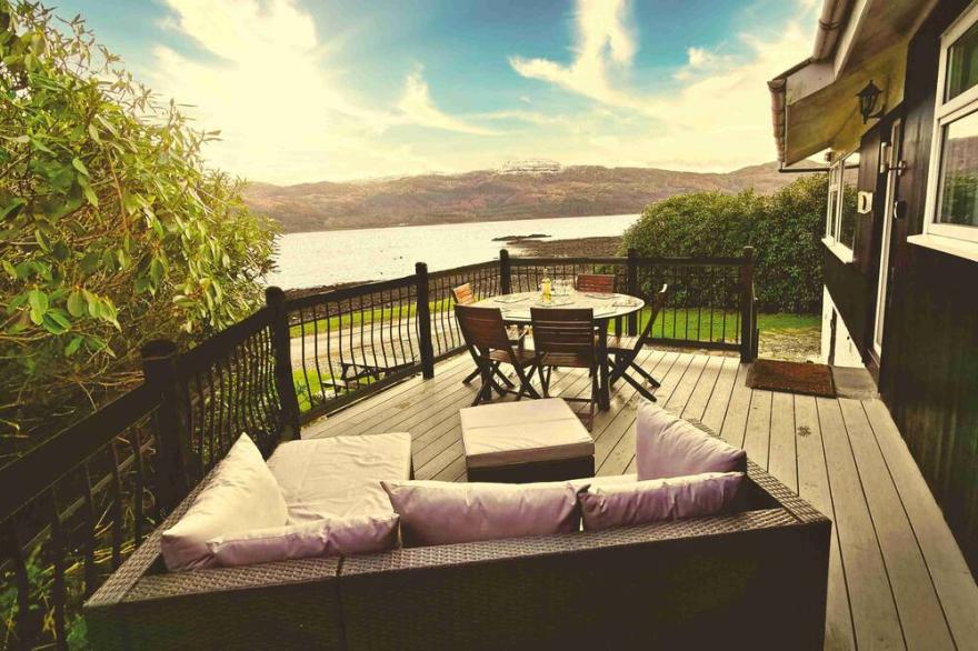 Sea Breeze, 4 Bedroom Detached loch side property