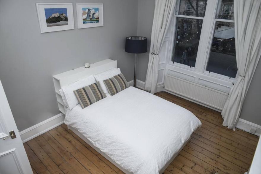 2 bedrm Edinburgh apartment, 1 mile from Castle.