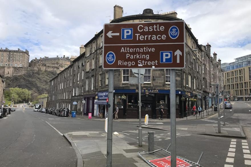 Edinburgh city center apartment