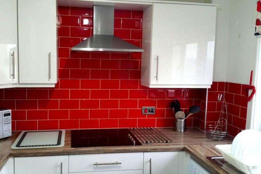 4 TWIN/TRIPLE/DOUBLE BEDROOM DUPLEX- 2 SHOWER ROOMS - FIBRE OPTIC WI-FI