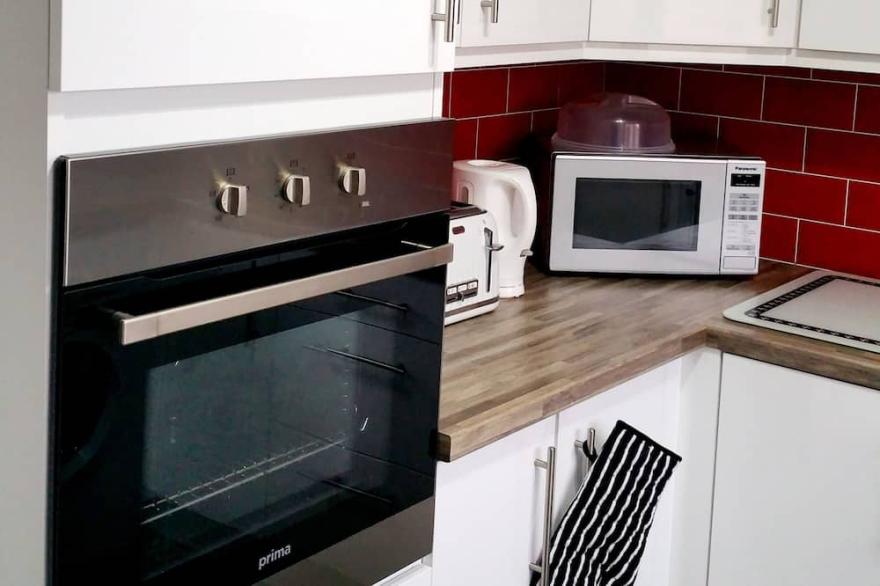 4 TWIN/TRIPLE/DOUBLE BEDROOM DUPLEX- 2 SHOWER ROOMS - FIBRE OPTIC WI-FI