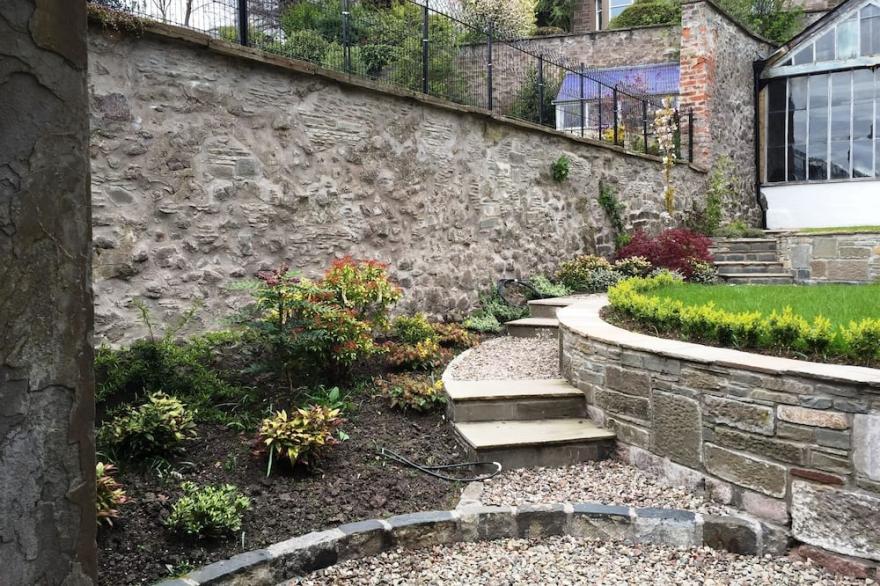 Luxury Carbet Lodge in the Heart of Broughty Ferry with Garden