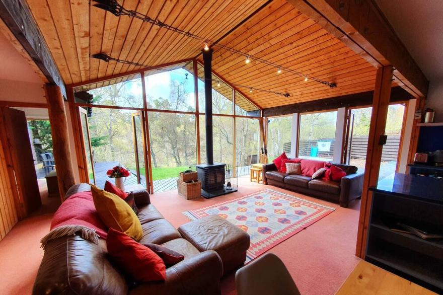 Ptarmigan Lodge - 4 Bedroom Lodge with Hot Tub