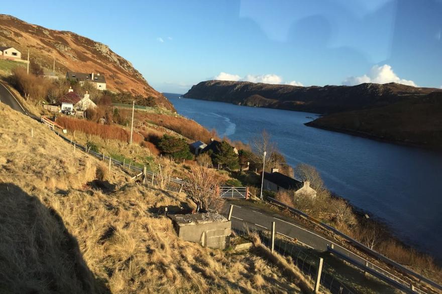 Stunning Loch Location