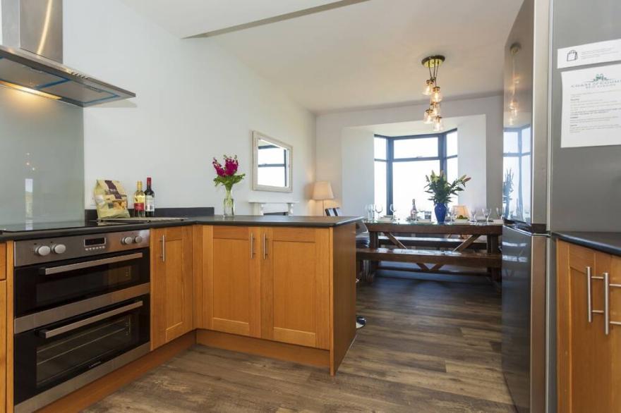 WOOLACOMBE ADMIRALS LODGE | 6 Bedrooms | Woolacombe | Sleeps 12